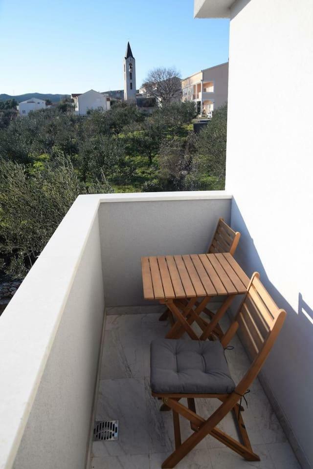 The Globetrotter'S Residence Kastel Novi Exterior photo